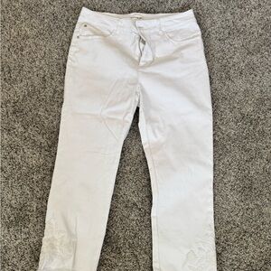 Skye's the Limit Women's Cream cropped Jeans